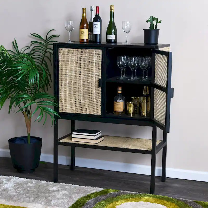 Meuble bas en rotin tressé et bois avec 2 portes