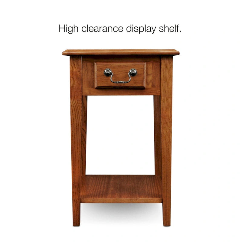 Table d'appoint carrée à un tiroir avec étagère